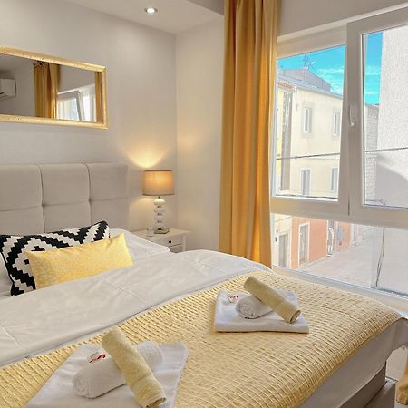 Anamari Apartments Zadar Exteriör bild